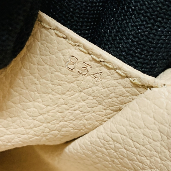 💋Authentic Louis Vuitton Trousse 23 - Picture 2 of 16